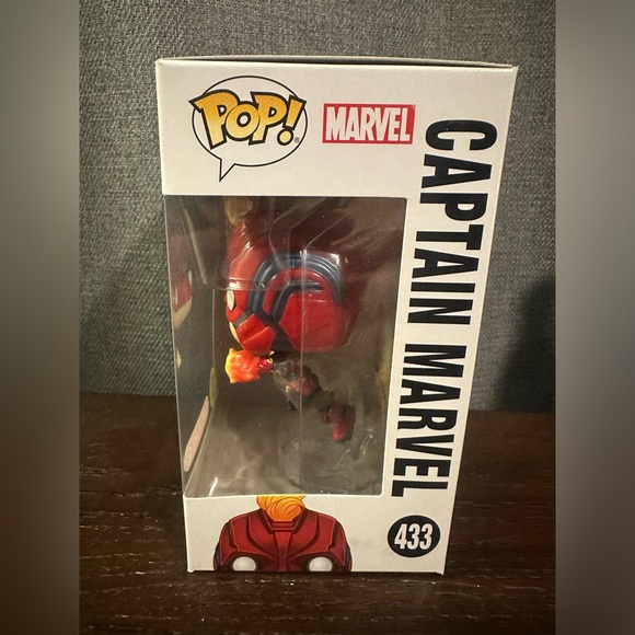 Funko Pop marvel studios captain marvel GITD #433 - Picture 2 of 6